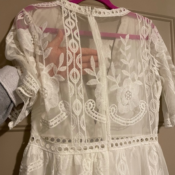 3/$20 - White Boho Romper - L fits like M - Picture 5 of 6